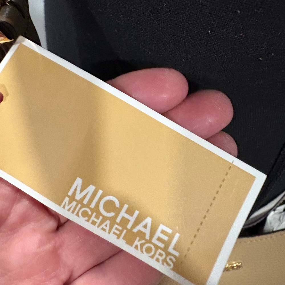 NWT Michael Kors Birch Medium Pebbled Leather Messenger Bag in Camel - Picture 3 of 13